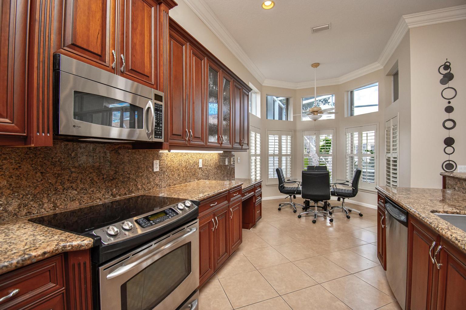 VALENCIA PALMS 6 - Residential