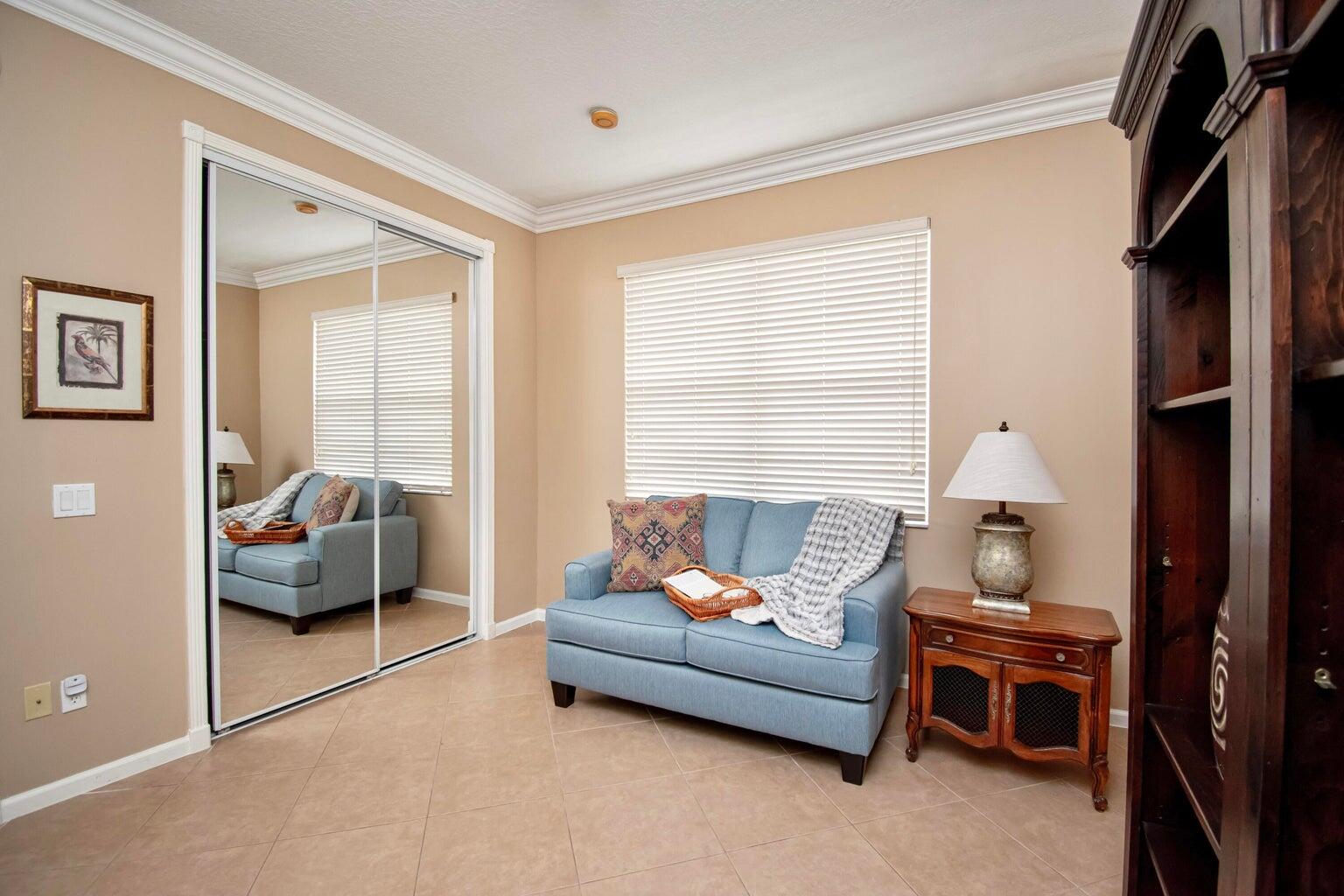 VALENCIA PALMS 6 - Residential