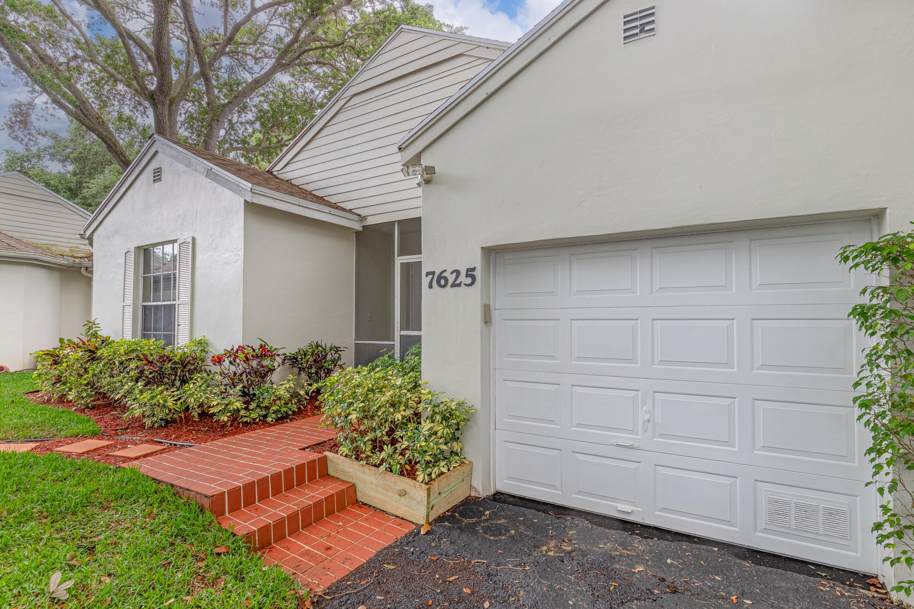 7625 Forest Green Lane, Boynton Beach, FL, 33436/$424,995 3 7625 Forest Green Lane