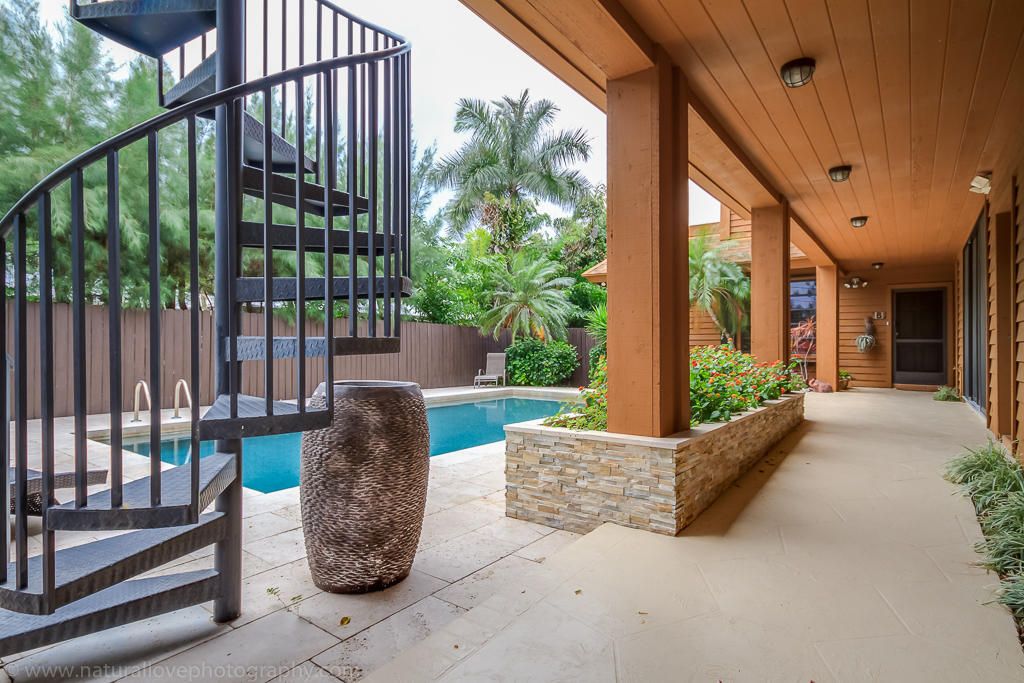 Photo of 122 Andrews Avenue #1-A, Delray Beach, FL 33483 (MLS # R11161886)