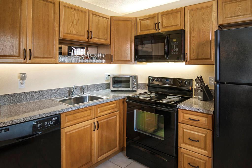 VISTA ROYALE PHASE IV BLDGS 83-111 - Residential