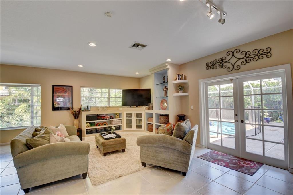 Boulevard Forest 113-39 B - Residential