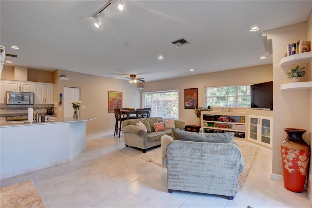 Boulevard Forest 113-39 B - Residential