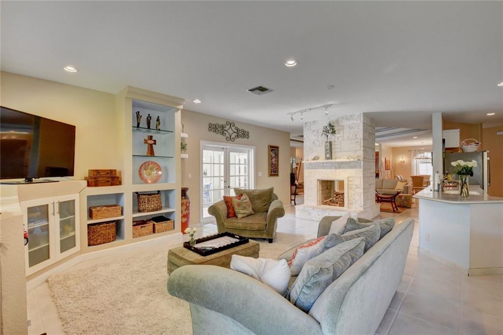 Boulevard Forest 113-39 B - Residential