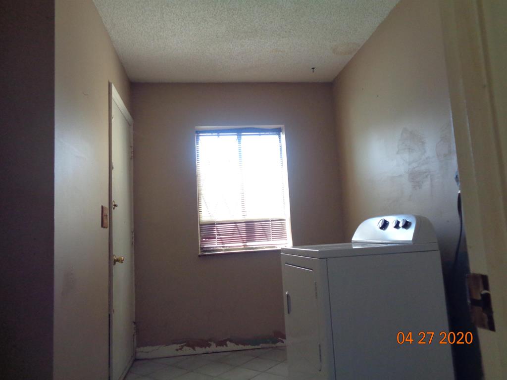 SPRINGTREE LAKES - Residential