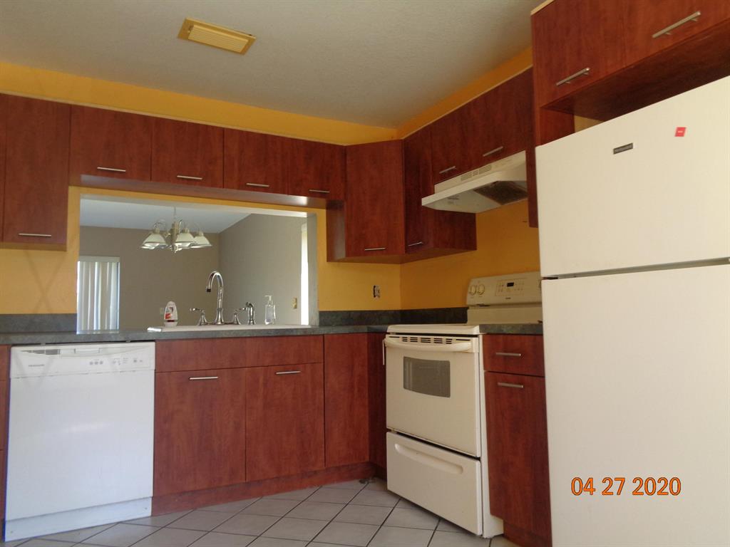 SPRINGTREE LAKES - Residential