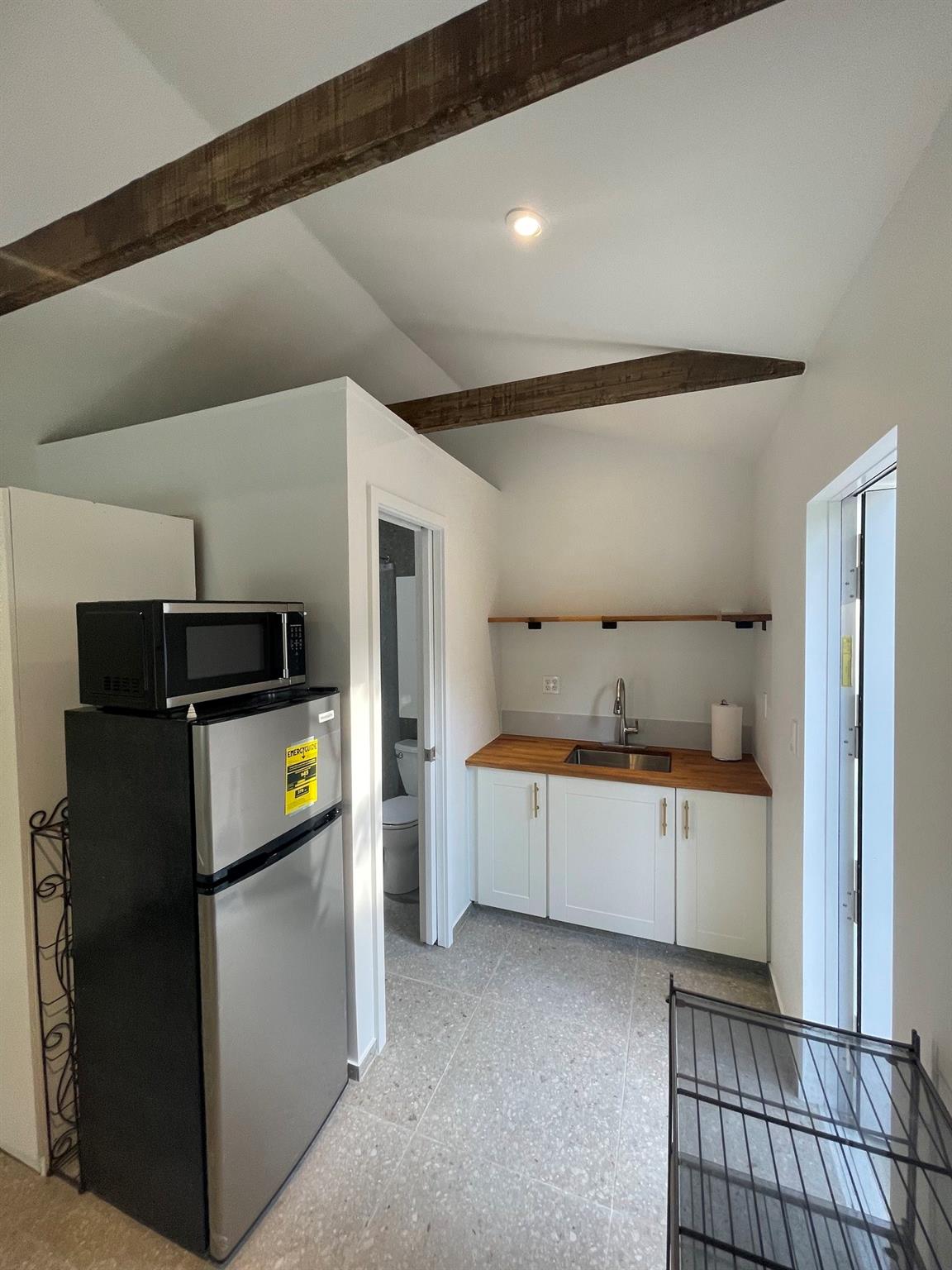 GLEN GABLES - Residential Lease