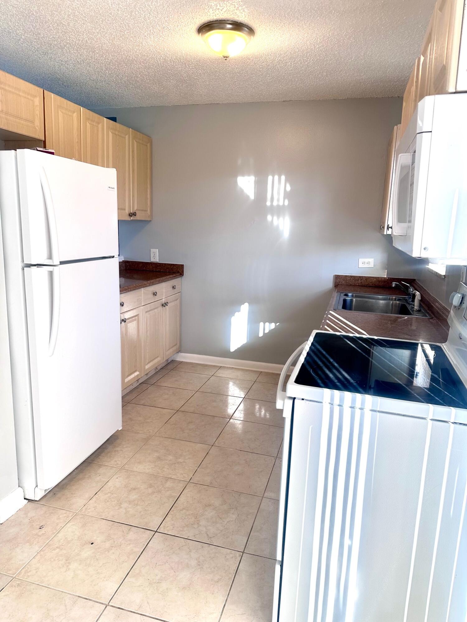 GOOLSBY SUB UNREC ON - Residential Lease