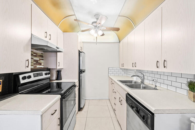 AINSLIE/ CENTURY VILLAGE - Residential