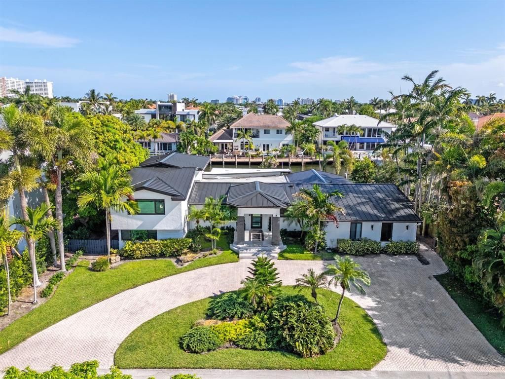 Photo of 2878 NE 26th Street, Fort Lauderdale, FL 33305 (MLS # B26016165)