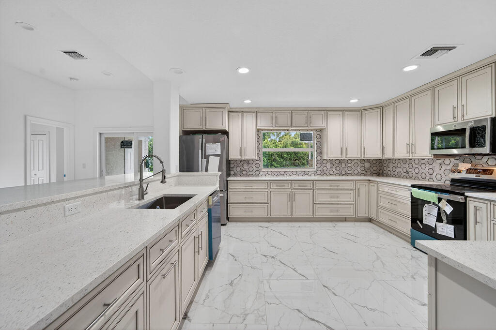 PORT ST LUCIE SECTION 37 - Residential