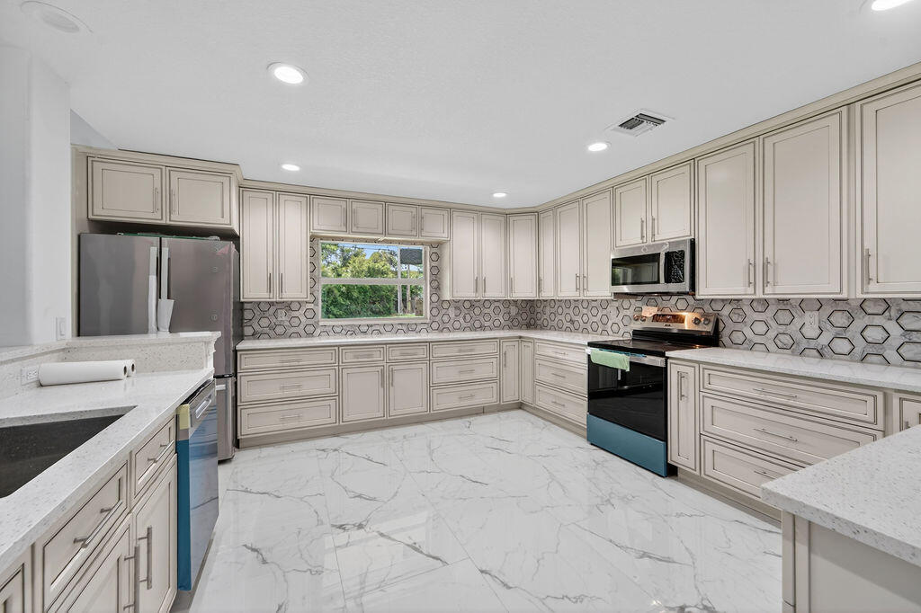 PORT ST LUCIE SECTION 37 - Residential