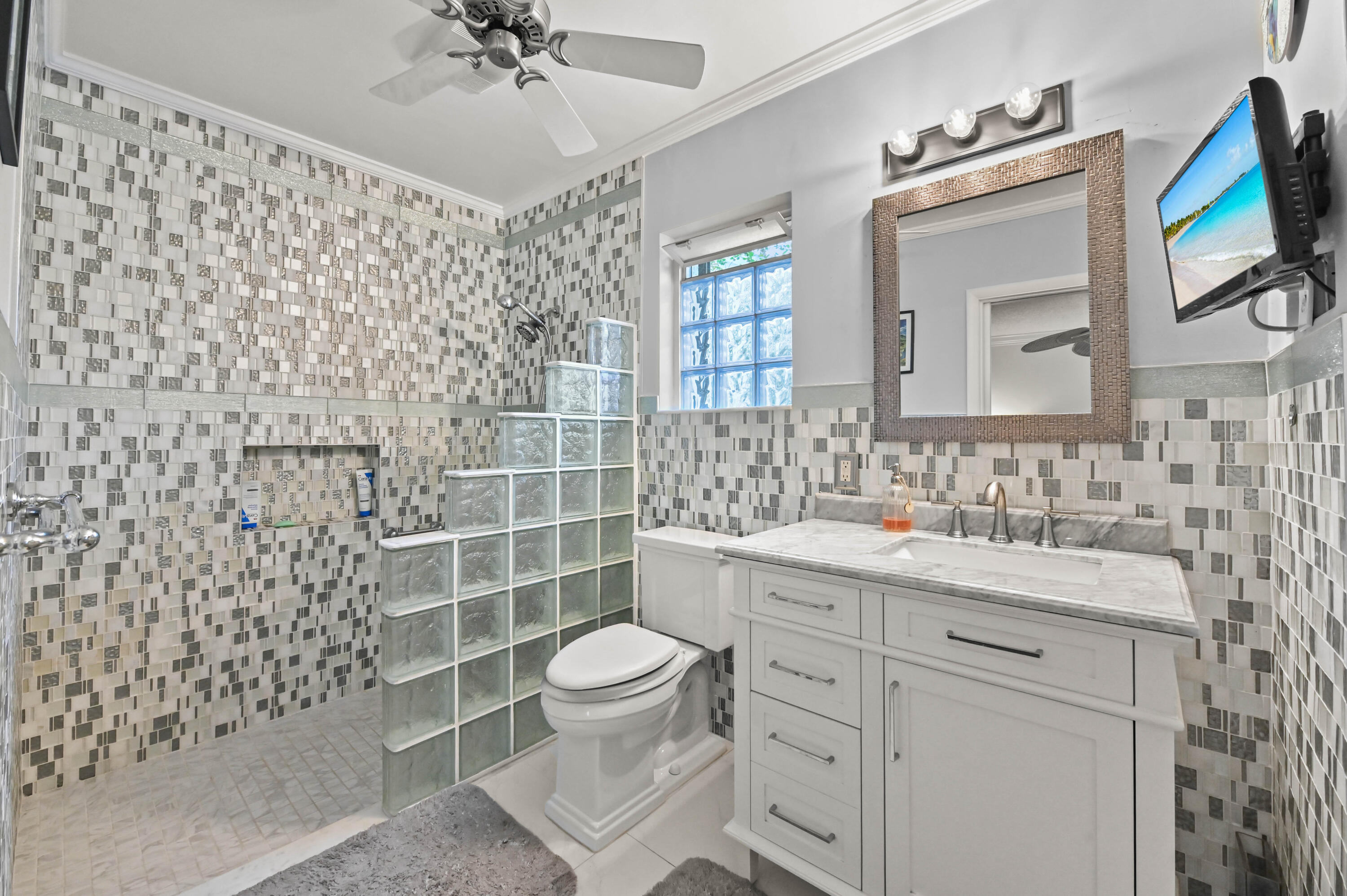 LAKES OF SHERBROOKE - Residential