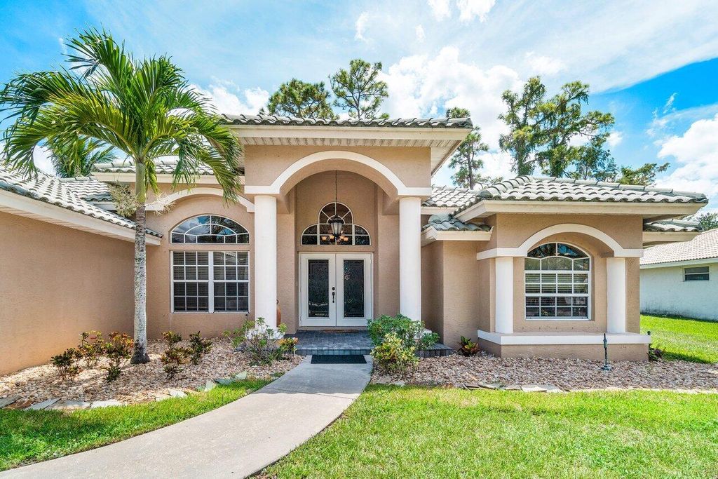 Photo of 146 Fernwood Crescent, Royal Palm Beach, FL 33411 (MLS # R11165529)
