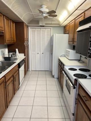 899 Jeffery Street 703