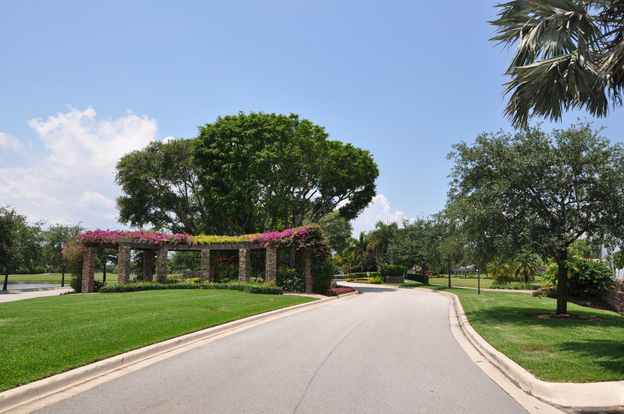 STONEBRIDGE COUNTRY CLUB - Residential