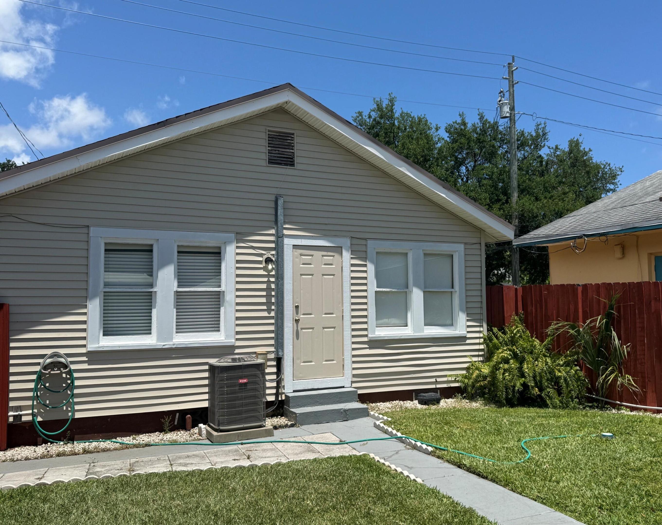 HOLLYWOOD - Residential