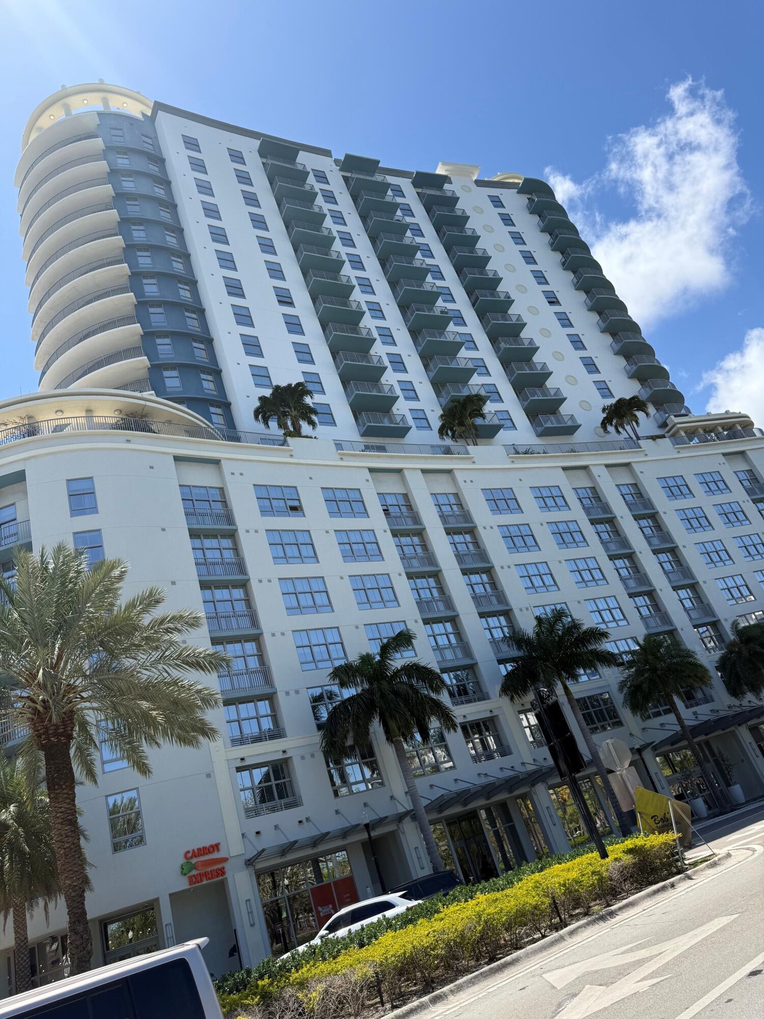 HOLLYWOOD - Residential