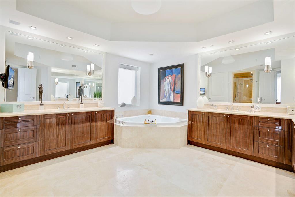 Ritz Carlton Residences - Residential