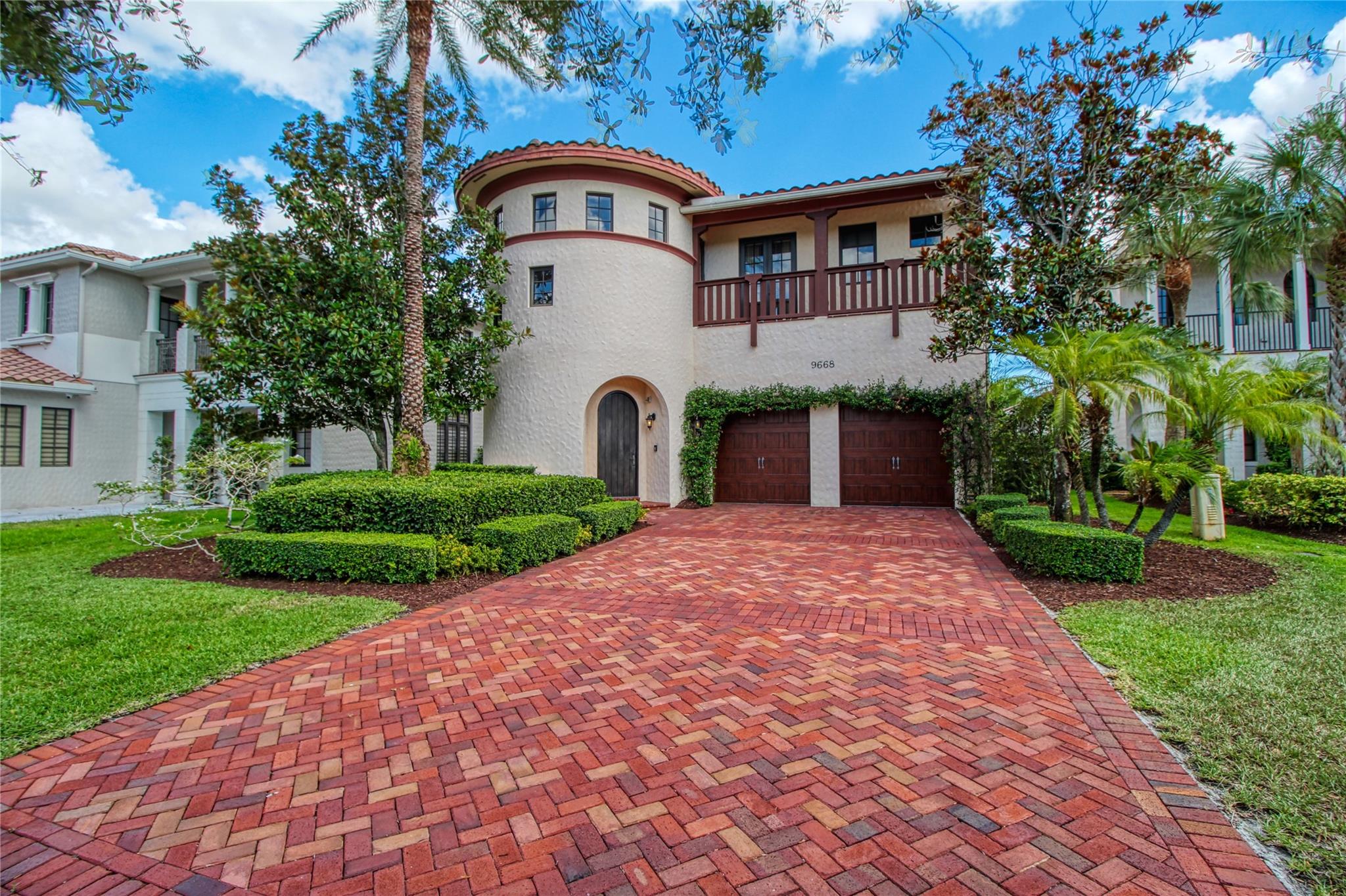 Perfect opportunity to reside in Parkland's #1 community of Parkland Golf and Country Club!! This 4 bedroom (4th bedroom bonus room) waterfront home offers so much at a remarkable price! Larger than standard deep lot offers long driveway and large waterfront backyard. Loads of interior space with over 3600 interior square feet gives this home room for all, in one of PGCC's most popular floor plans. Magnificent kitchen with lake views provides a serene and peaceful atmosphere, while the extended master bedroom gives space for office space, fitness equipment or a tasteful master lounge. Upstairs has been fully re-floored and maximizes the space with an enormous bonus room which can be used for anything you can dream up - theater room, home gym, kids lounge or man cave! Schedule today!