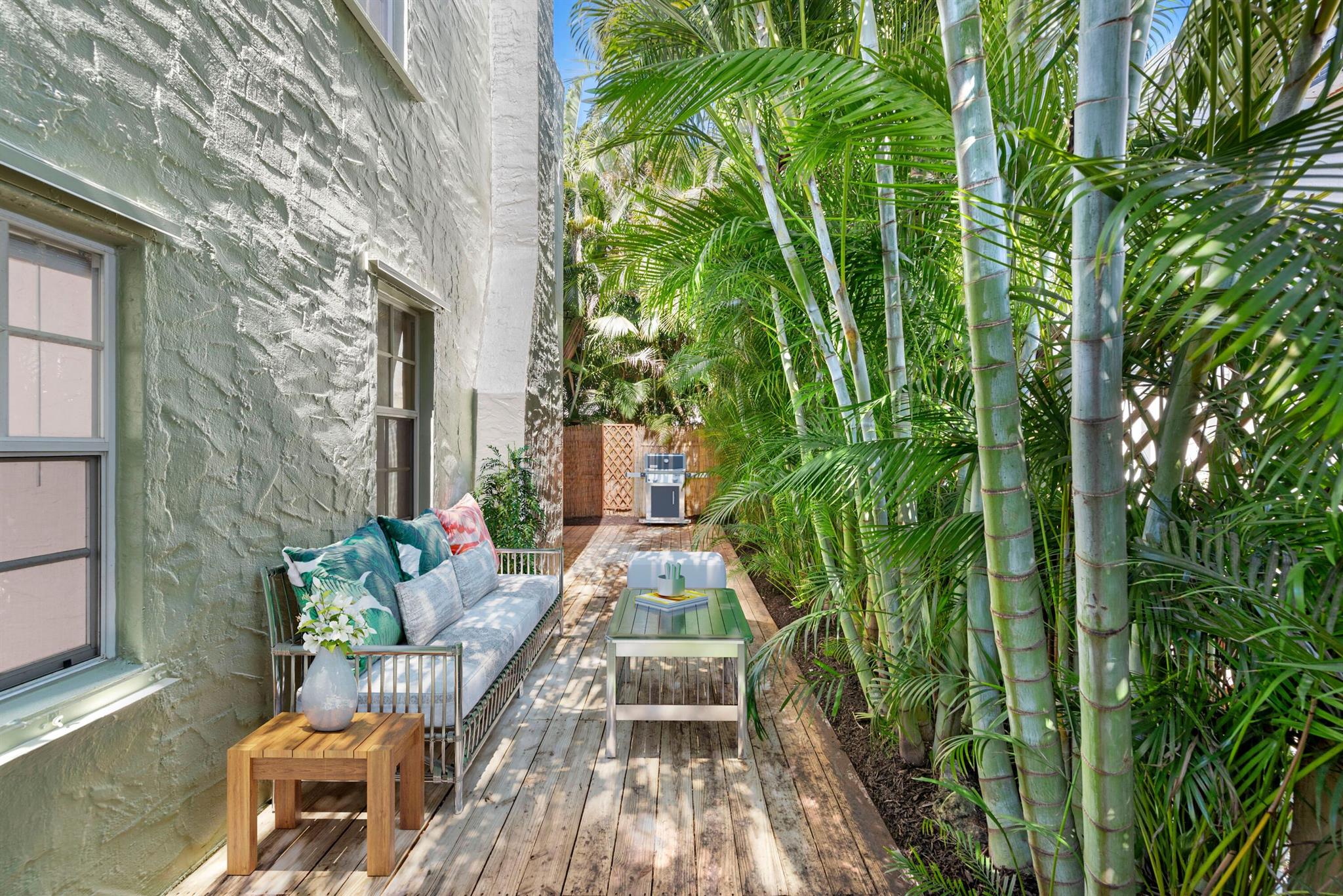 SOUTH PALM BEACH ESTATES - Residential Lease