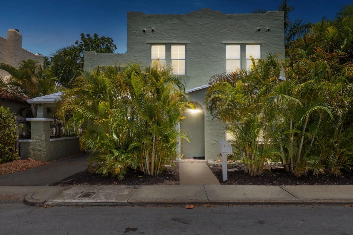 SOUTH PALM BEACH ESTATES - Residential Lease