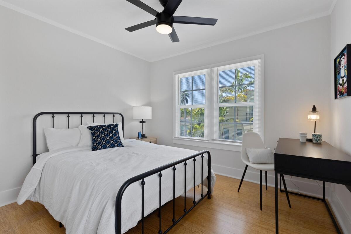 SOUTH PALM BEACH ESTATES - Residential Lease