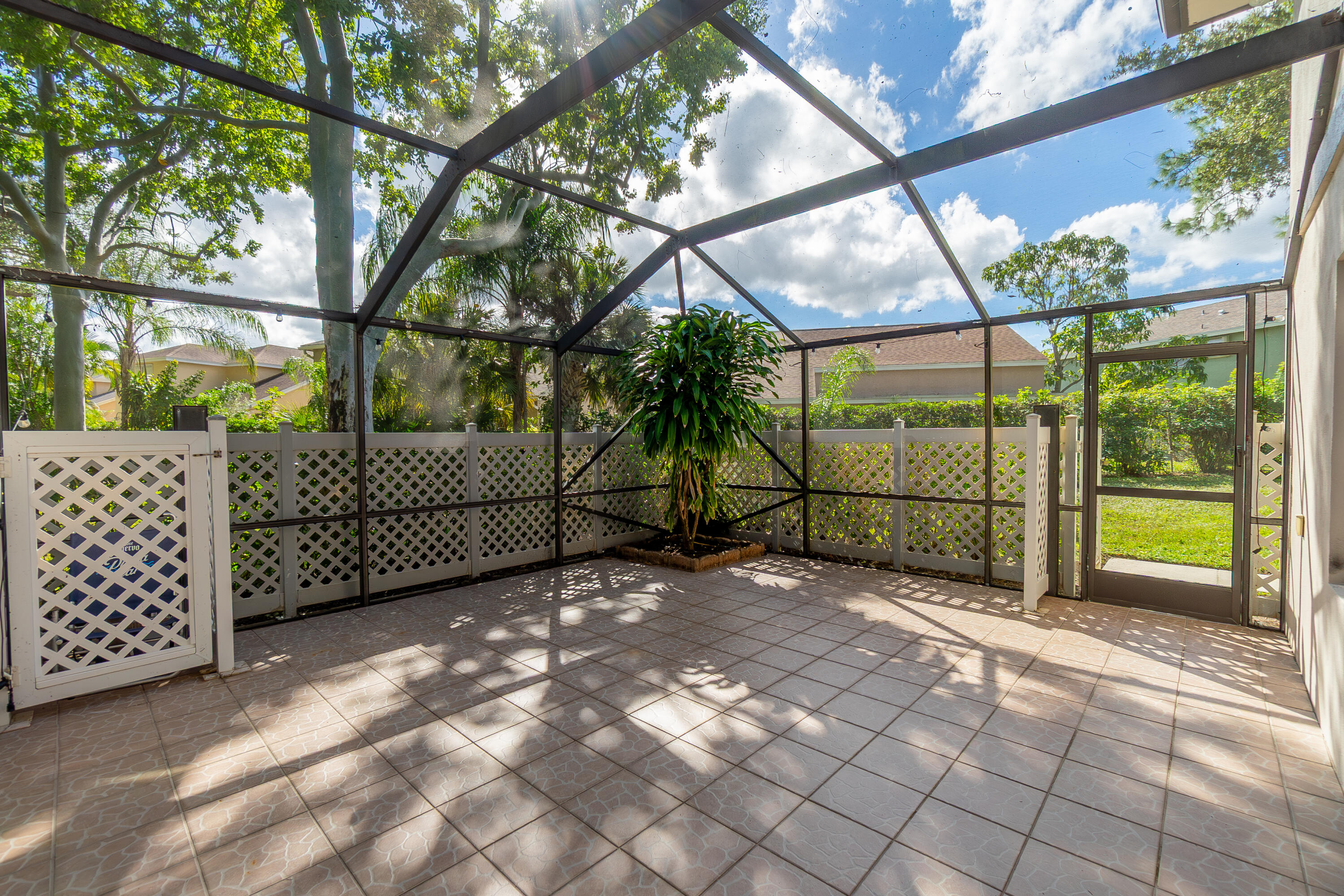 STAMFORD AT ROYAL PALM BEACH - Residential