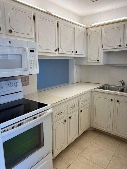 View photos, virtual tours, details... 2812 S Garden Drive 301