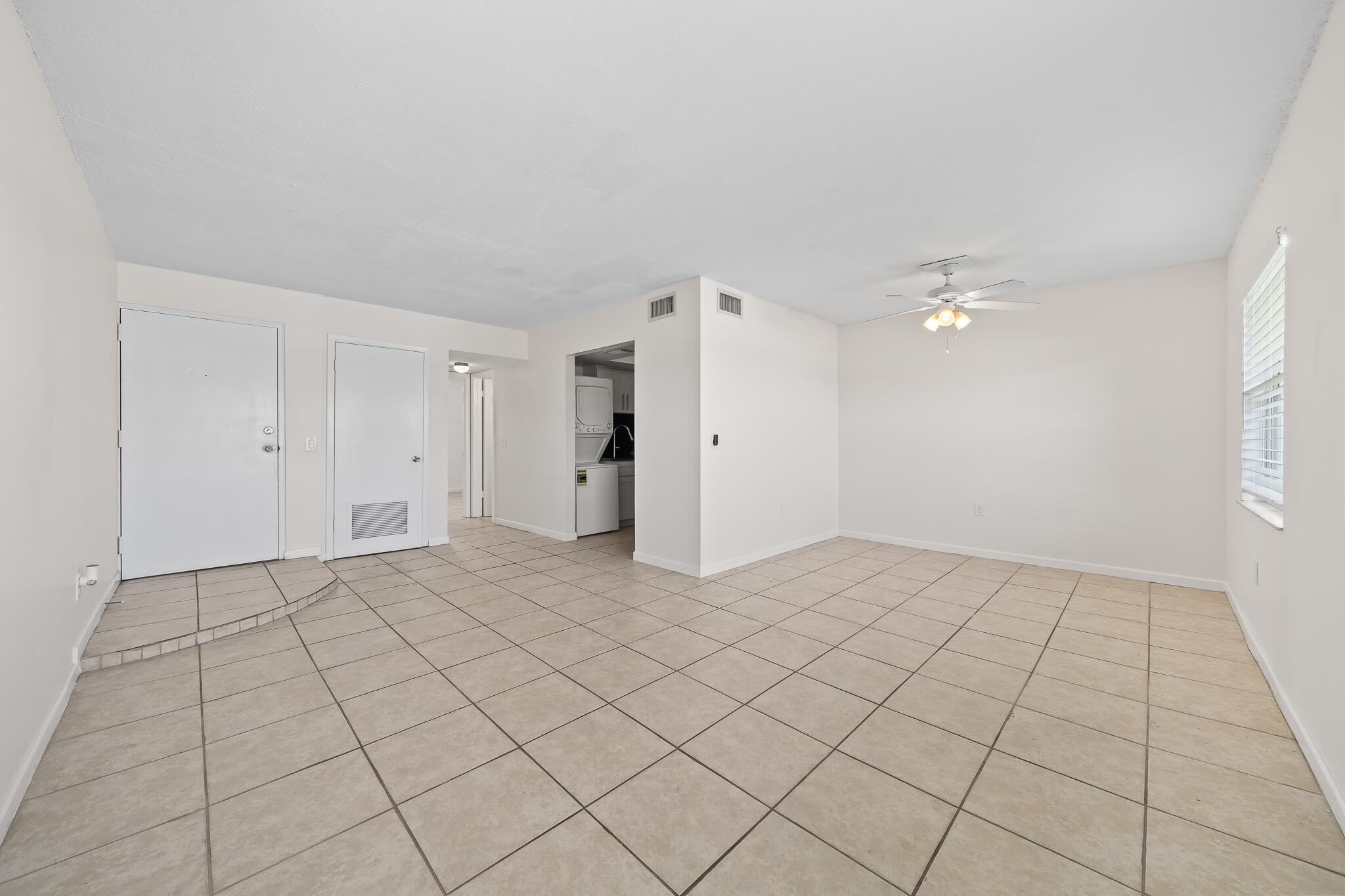 RIVERSIDE DRIVE - Residential