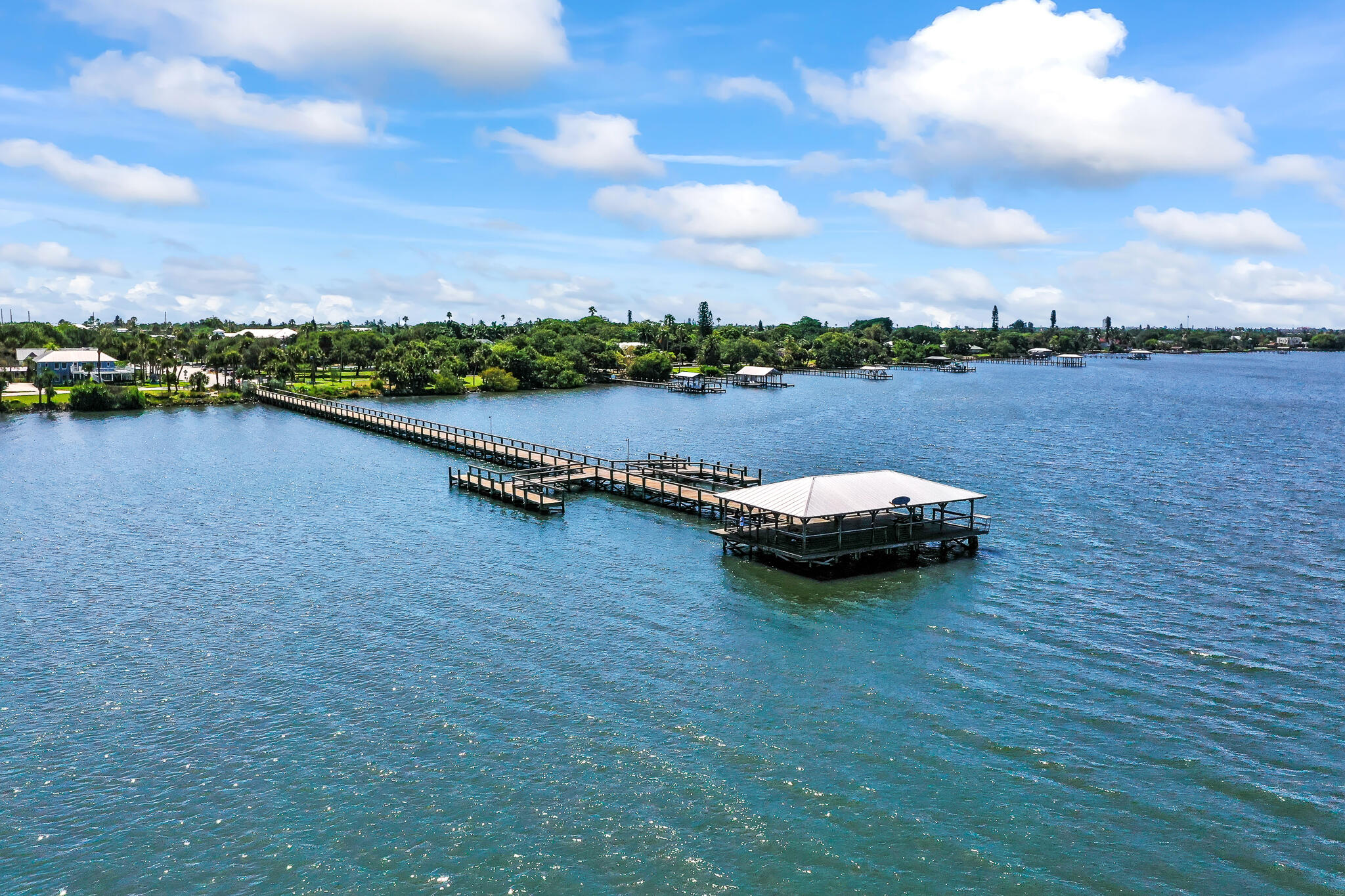 RIVERSIDE DRIVE - Residential