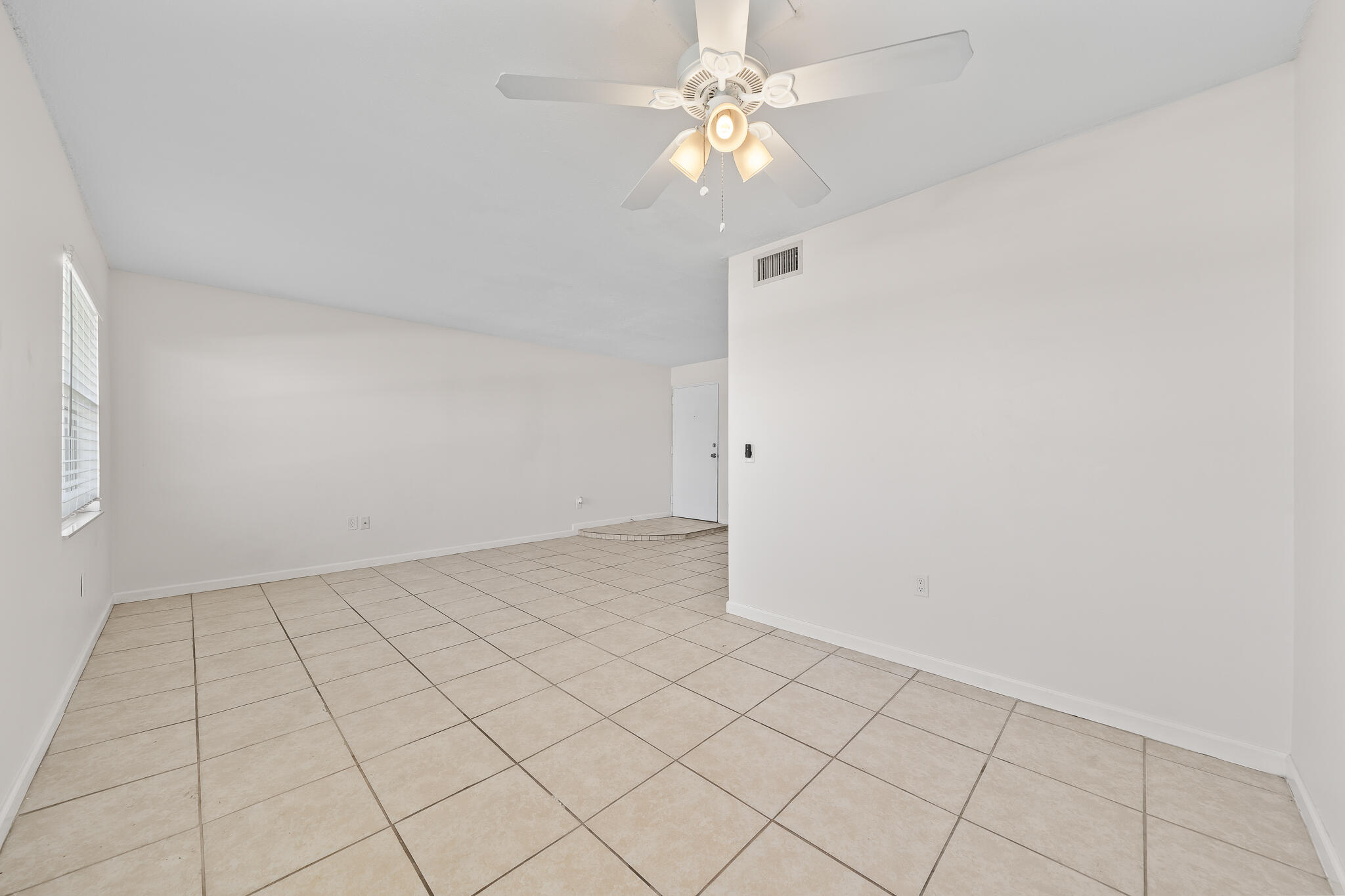 RIVERSIDE DRIVE - Residential