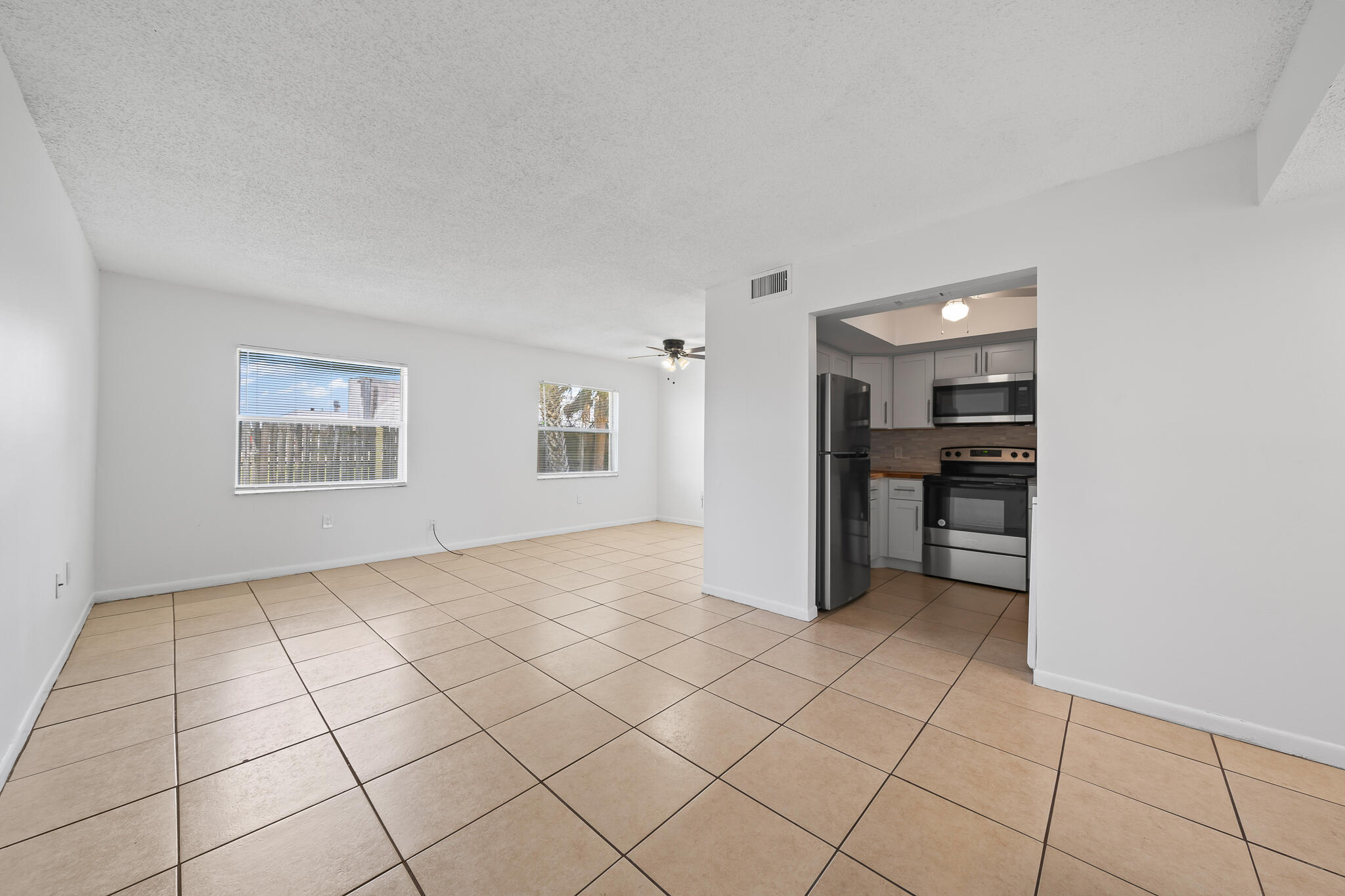 RIVERSIDE DRIVE - Residential