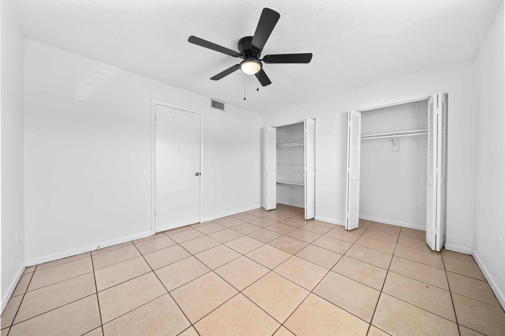 RIVERSIDE DRIVE - Residential