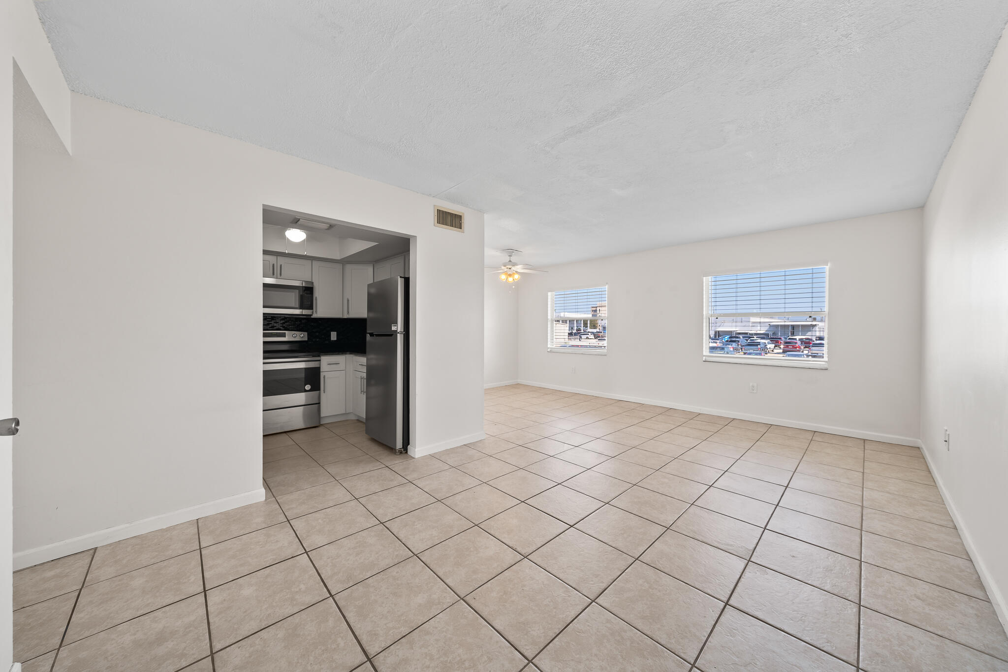 RIVERSIDE DRIVE - Residential