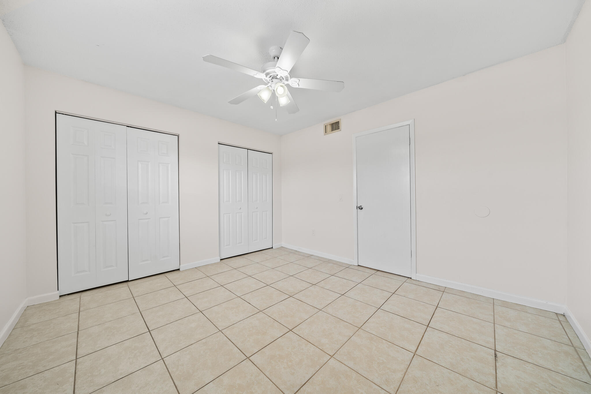 RIVERSIDE DRIVE - Residential