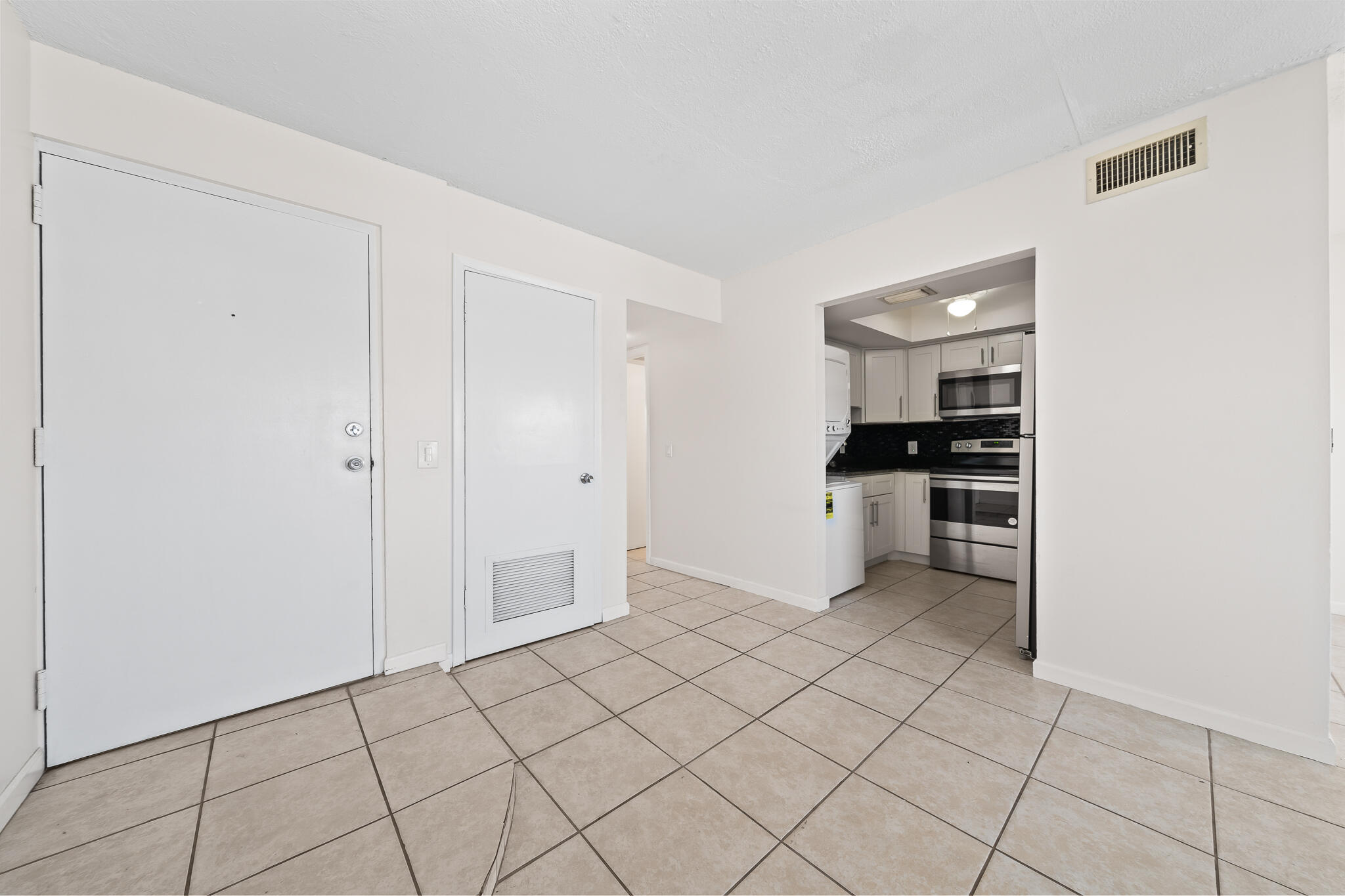 RIVERSIDE DRIVE - Residential