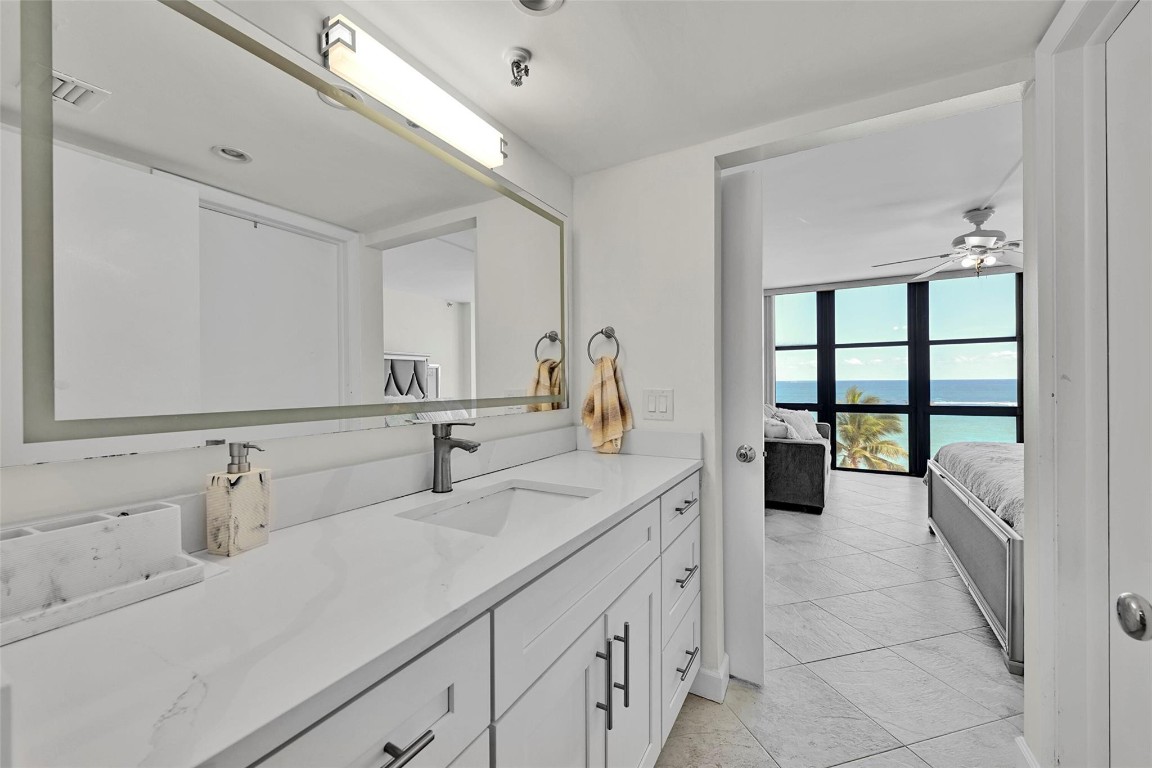 HOLLYWOOD OCEANFRONT - Residential