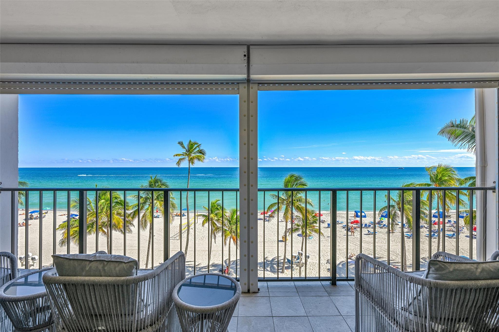 HOLLYWOOD OCEANFRONT - Residential