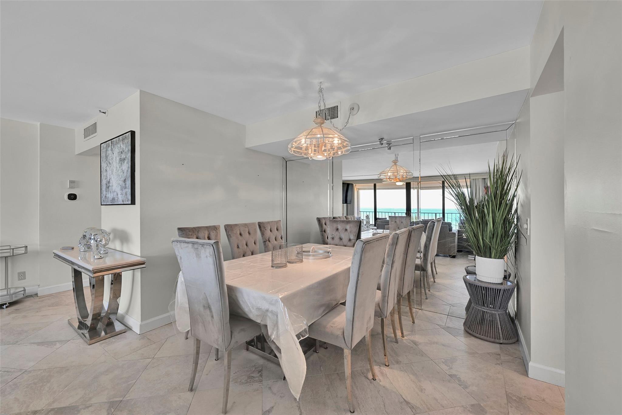 HOLLYWOOD OCEANFRONT - Residential