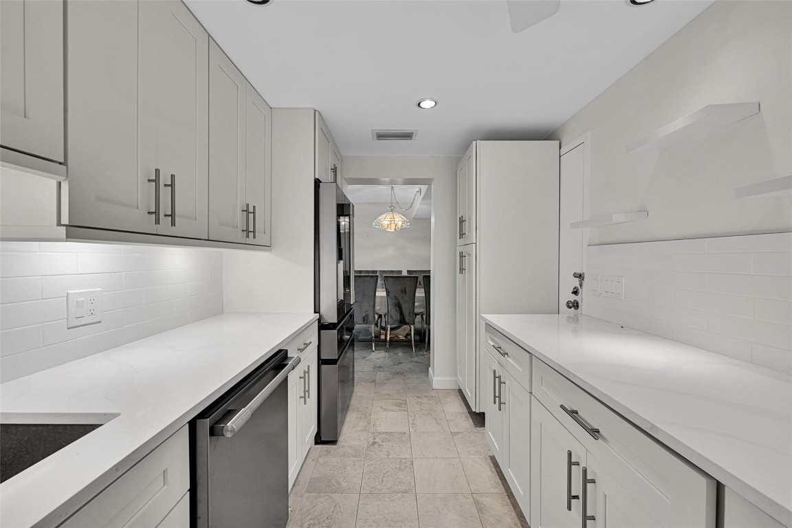 HOLLYWOOD OCEANFRONT - Residential