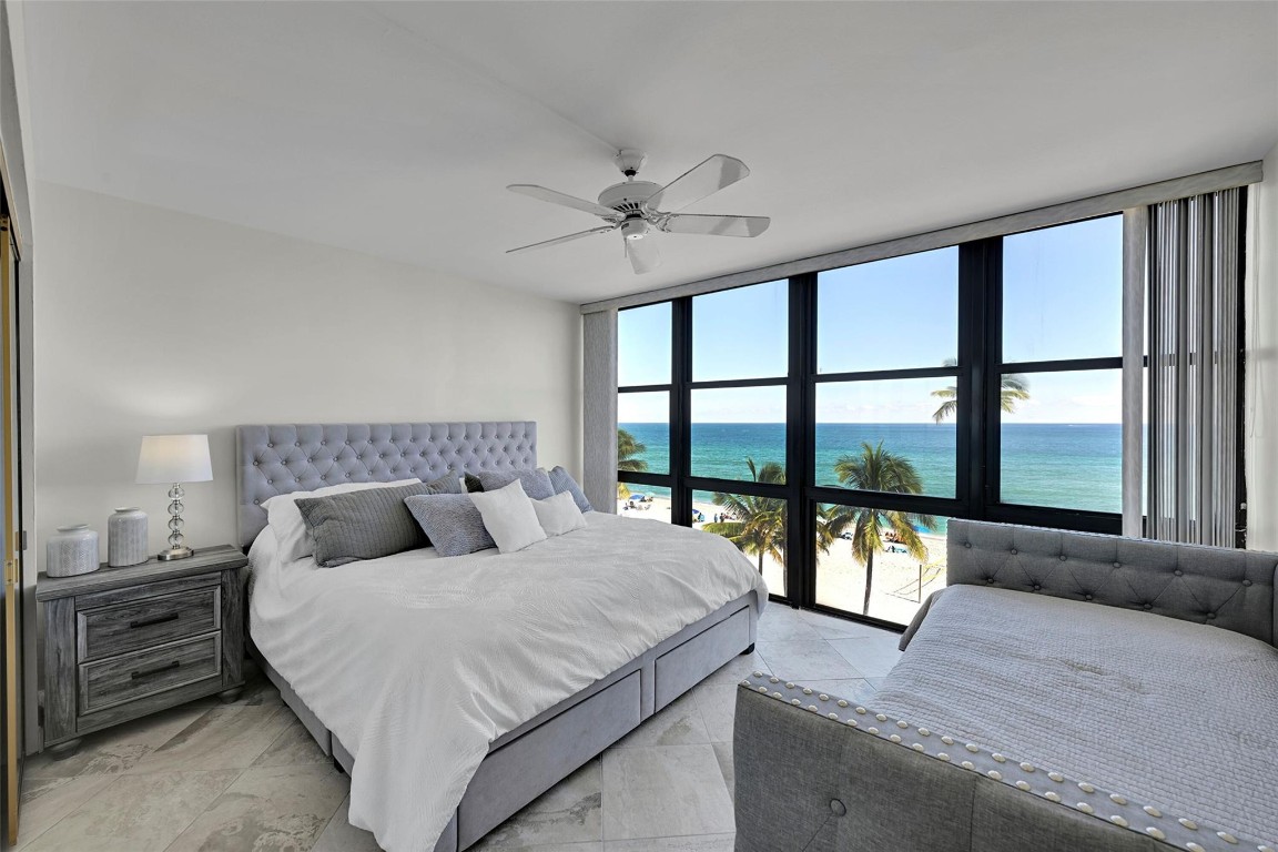 HOLLYWOOD OCEANFRONT - Residential