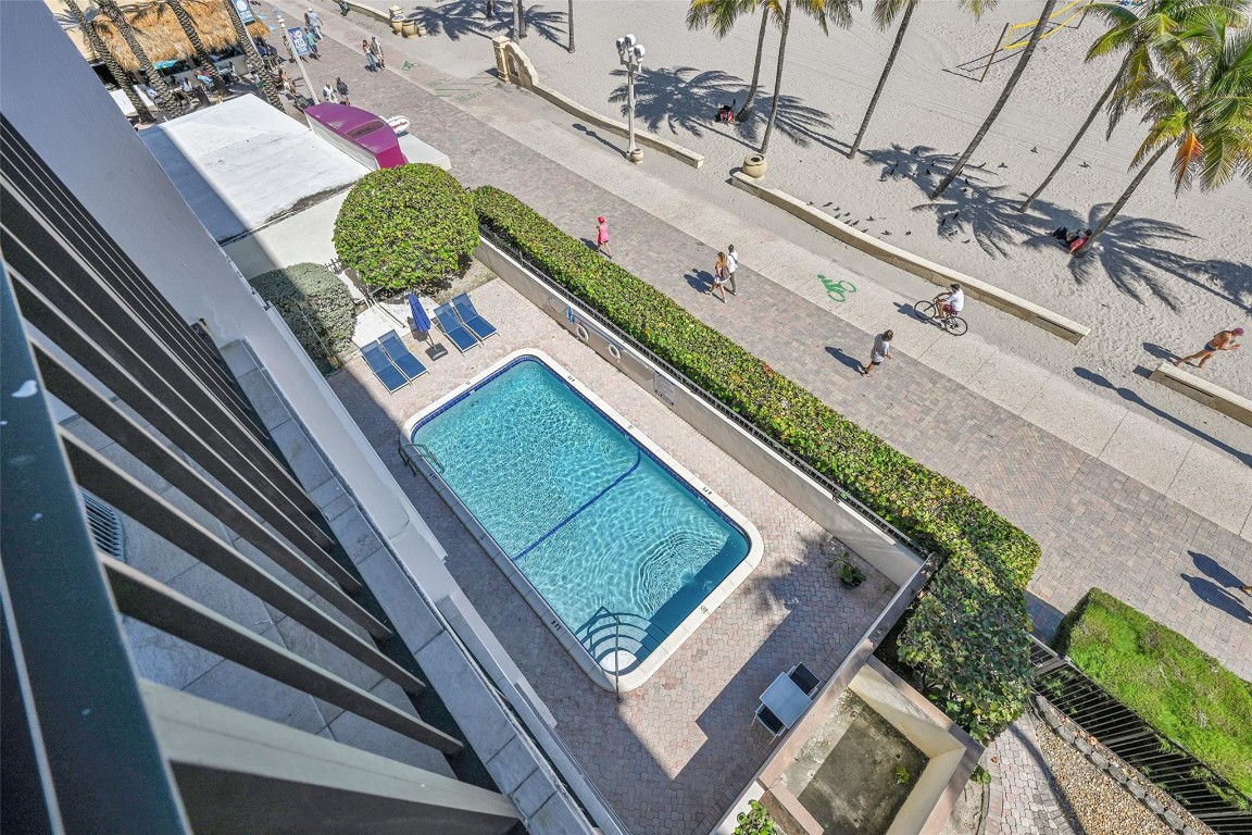 HOLLYWOOD OCEANFRONT - Residential