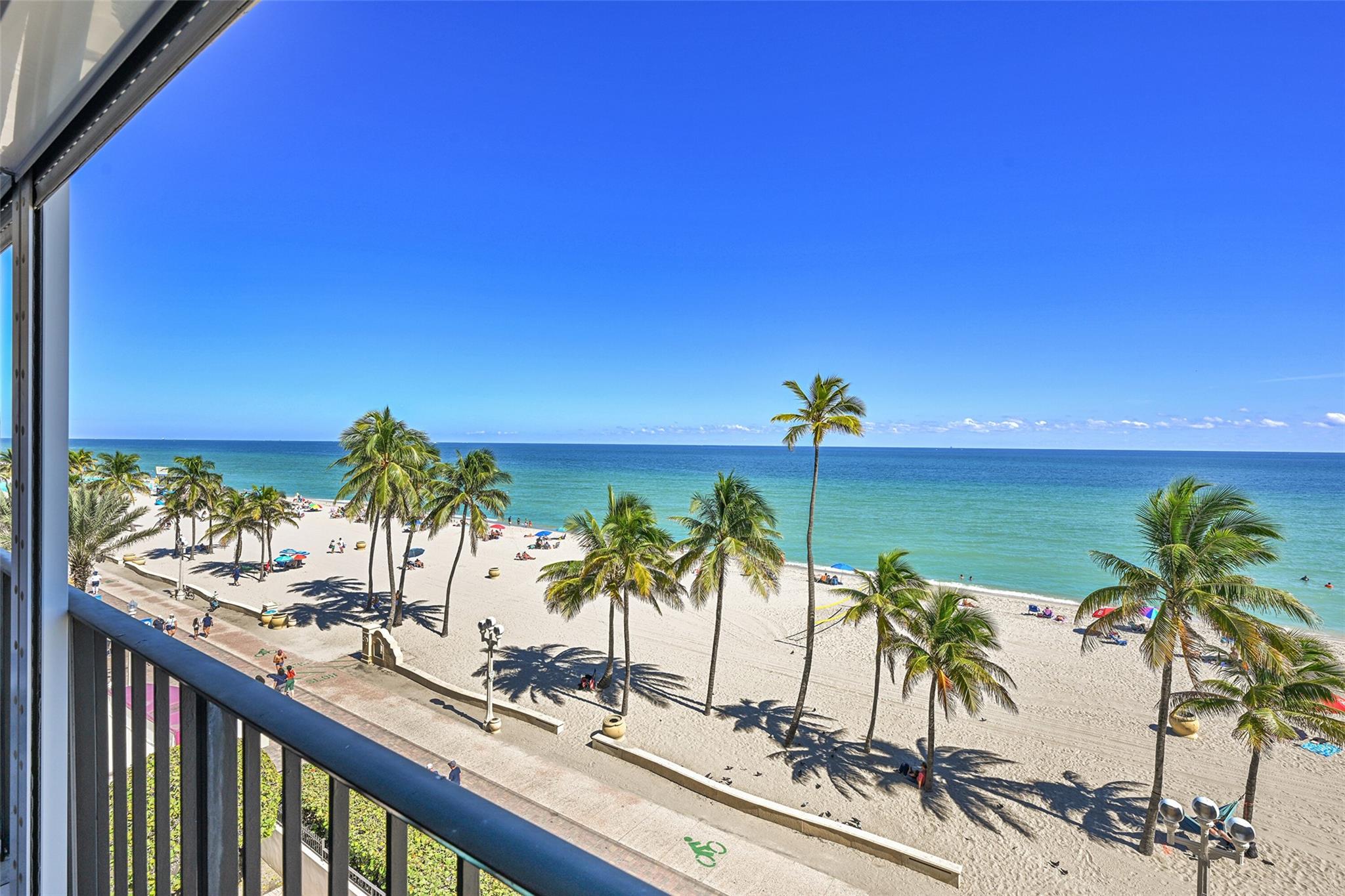 HOLLYWOOD OCEANFRONT - Residential