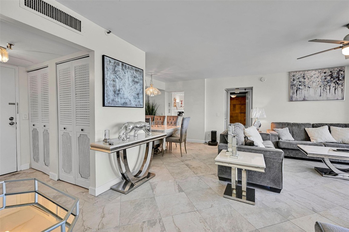 HOLLYWOOD OCEANFRONT - Residential