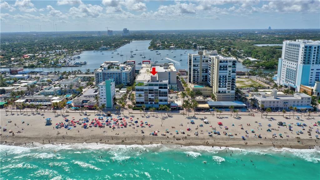 HOLLYWOOD OCEANFRONT - Residential