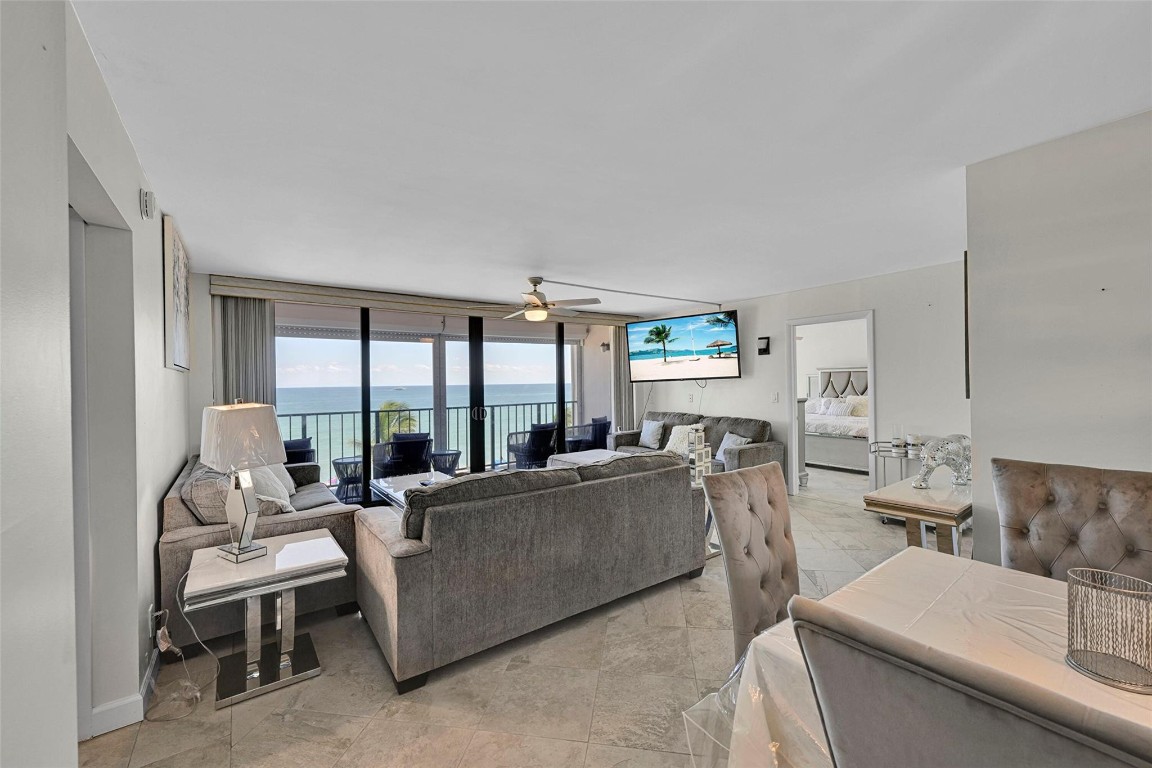 HOLLYWOOD OCEANFRONT - Residential