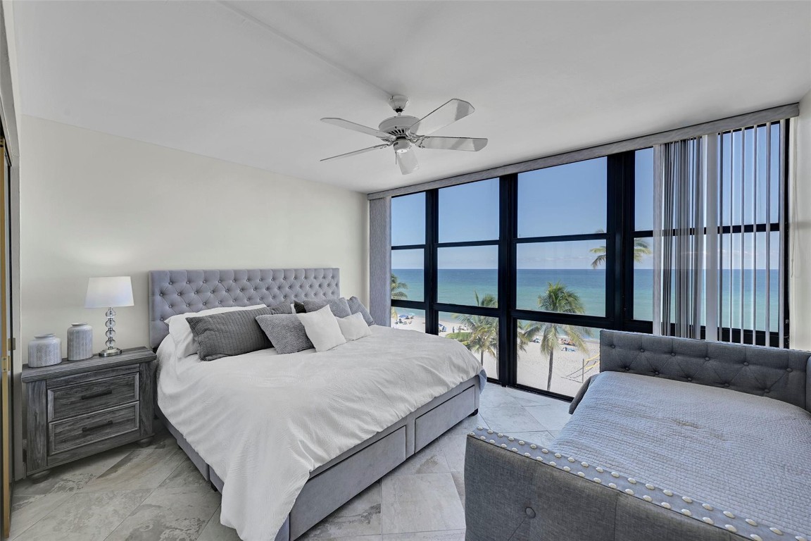 HOLLYWOOD OCEANFRONT - Residential