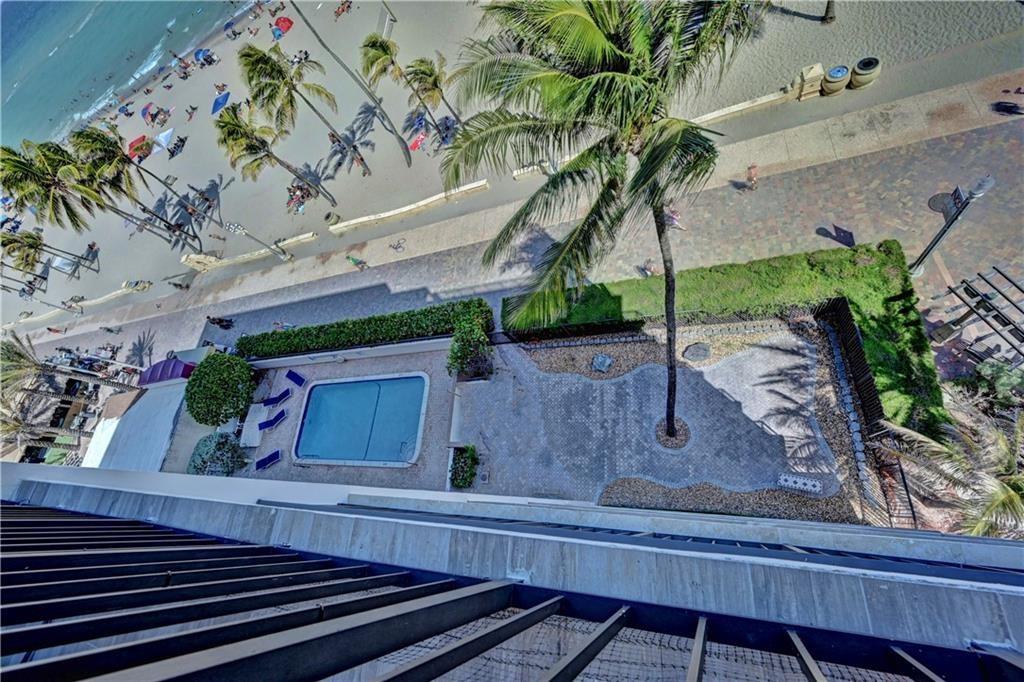 HOLLYWOOD OCEANFRONT - Residential