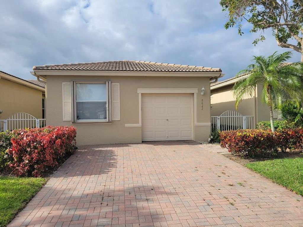 Photo of 8622 Lineyard Cay, West Palm Beach, FL 33411 (MLS # R10977662)